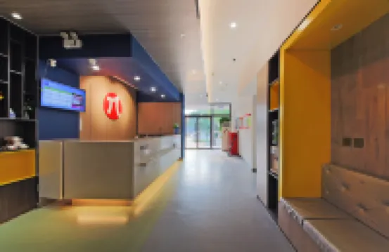 Pai Hotel (Shijiazhuang Railway Station Normal University Hongqi Campus Store)