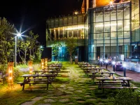 Hidden Bay Hotel Отели рядом с достопримечательностью «Памятник Таруби»