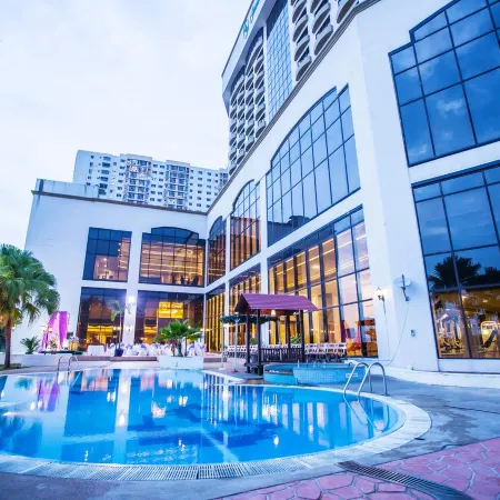 Grand Riverview Hotel Отели рядом с достопримечательностью «Военный музей»