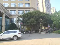 Vienna International Hotel (Hefei Feixi High Speed Railway Station) - parking