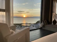 Elephant Study • Cliff Sea View Truffle Hot Spring Boutique Hotel (Fuxian Lake Scenic Area)