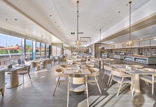 1. 더 유럭스 세산..