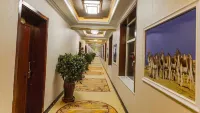Madotian River Hotel - parking