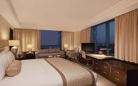 Crimson Hotel Filinvest City, Manila