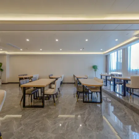GreenTree Inn (Honghe Town store) Отели рядом с достопримечательностью «Хасин Цин Цин Бань»