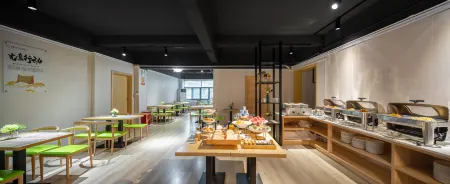 Manju Hotel (Guzicheng Branch, Jinhua High speed Railway Station) Отели рядом с достопримечательностью «Huangdaxian Scenic Area»