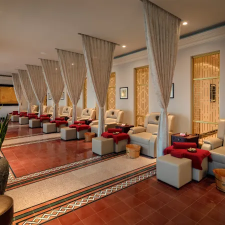Silk Path Grand Hue Hotel