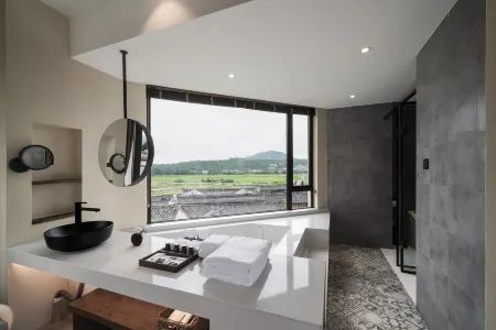 Tengchong Yashang · Evening Cloud Return Spring Hotel[The first choice for overseas tourists] Отели в г. Тенчун