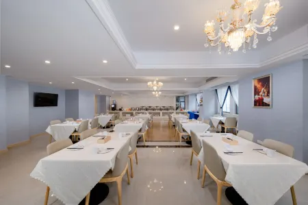 Vienna International Hotel (Liuzhou High-speed Railway Station Liunan Wanda Plaza) Отели рядом с достопримечательностью «Liuzhou Zoo»