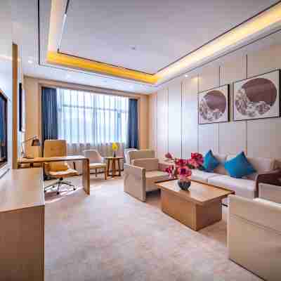 天洲國際大酒店（百色起義紀念館高鐵站店） Rooms