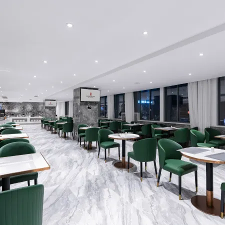 Rezen Select Hotel (Nanning Convention and Exhibition Center Hotel) Отели рядом с достопримечательностью «Гора Цинсю»
