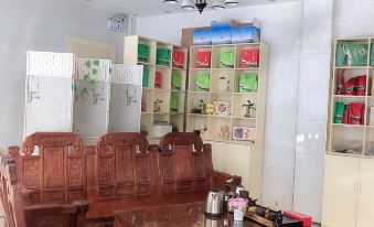 Sanjiang Yijia Hotel