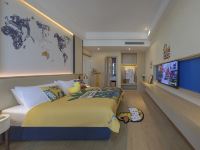 凯里亚德酒店(上海国际旅游度假区浦东机场店) - 小黄鸭主题房