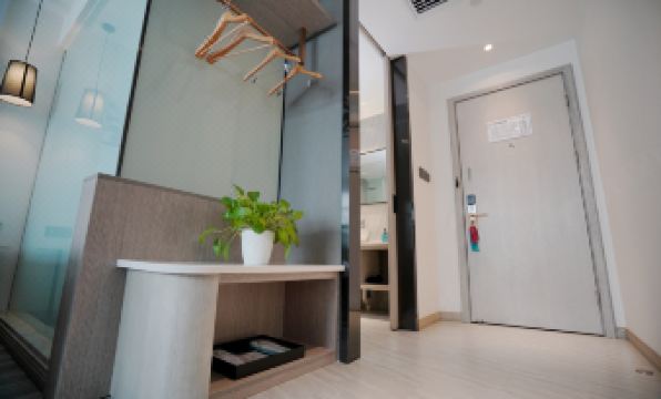 Fillmore Hotel (Xi'an Bell Tower Subway Station Huimin Street)