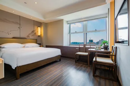 Sheen Chengdu University of TCM Kuanzhai Alley Hotel