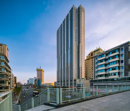 Sheen Chengdu University of TCM Kuanzhai Alley Hotel