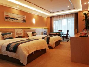 Xinyang Garden Hotel