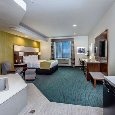 Best Western Plus Gardena Inn & Suites-Gardena Updated 2022 Room  Price-Reviews & Deals | Trip.com