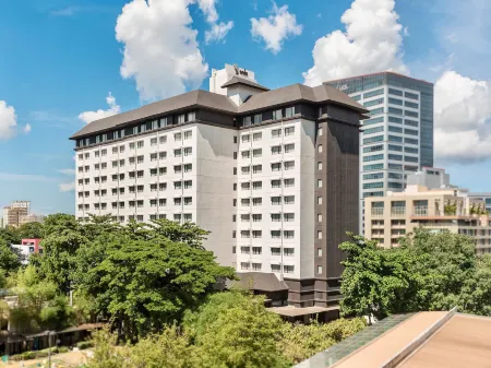 Seda Ayala Center Cebu Отели рядом с достопримечательностью «Naukban Blue Lagoon»