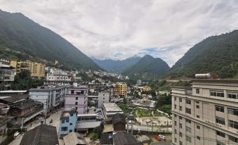 Gongshan Suyun Hotel