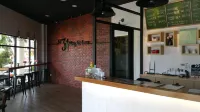 No.31 Maple Inn Hotels in Sungai Jawi