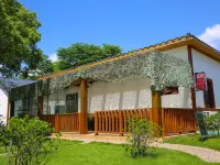 Yingxi Tangquan Resort Hotels near Peng's House