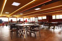 Liyang Qichelais RV Campground Hotels in Caoshan / Wawu Mountain