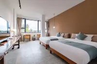 Floral Hotel· Courtyard 8, Gonghou Lane hotel (Guilin Liangjiang Sihu Elephant Trunk Mountain)