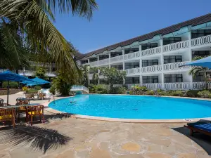 Travellers Beach Hotel & Spa