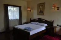 Wayn Zen Rose Cabin