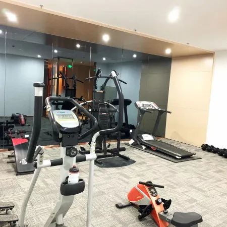 Lifeng Hotel (Pingliang Sports Park Baota Square Branch)
