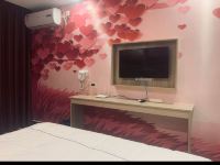 广州爱尚主题公寓 - 浪漫大床房