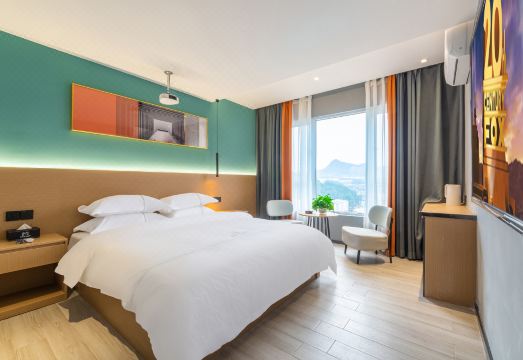 멍이추 호텔 침대