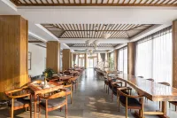 Wuyuan Baiyi Mountain City Pictures Boutique Qingju Hotel (High-speed Railway Station)
