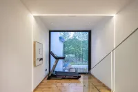 Returning to the original heart of seclusion, the beautiful abode