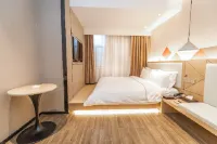 Borrman Hotel (Yongzhou High-Speed Railway Station Vision Plaza)