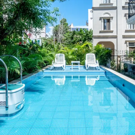 Flower Building Xianghai Hanshe Homestay (Beihai Yintan International Passenger Port)