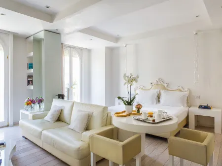 Boscolo Nice Hôtel & SPA Отели рядом с достопримечательностью «Musee Prieure du Vieux Logis»