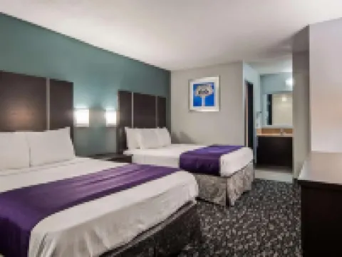 เบสท์เวสเทิร์นพลัส การ์เดนา อินน์แอนด์สวีทส์ โรงแรมในกาดินา