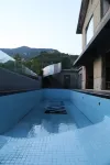 ROLLZ Yeluzi Hotel - Pools