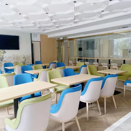Vienna International Hotel (Rizhao Wanxianghui Wanpingkou Scenic Area Store)