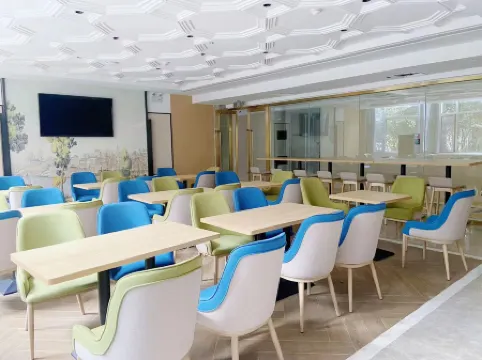 Vienna International Hotel (Rizhao Wanxianghui Wanpingkou Scenic Area Store)