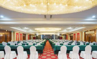 Urumqi People's Square Xinda Hyde Hotel (CCmall Times Square)