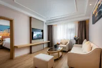 Vienna Hotel (Jiujiang Binjiang Road  Pedestrian Street) - Balkoner
