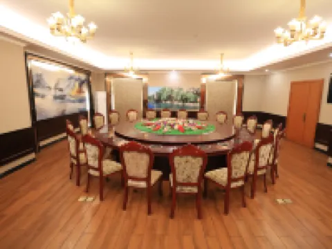 BI SHUI LAN TIAN GRAND HOTEL Hotel di Napo County