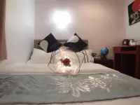 AiXi Traving with hostel