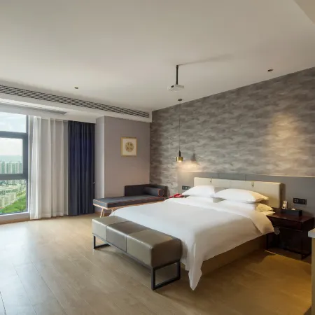 Moonlight Hotel in the City (Wing Yi Plaza)