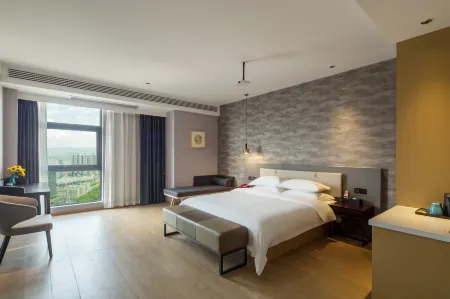 Moonlight Hotel in the City (Wing Yi Plaza)