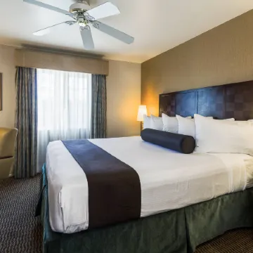 Ramada by Wyndham Costa Mesa/Newport Beach