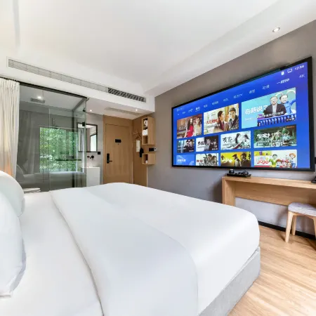 the L Hotel (Hongya Central Plaza Store)